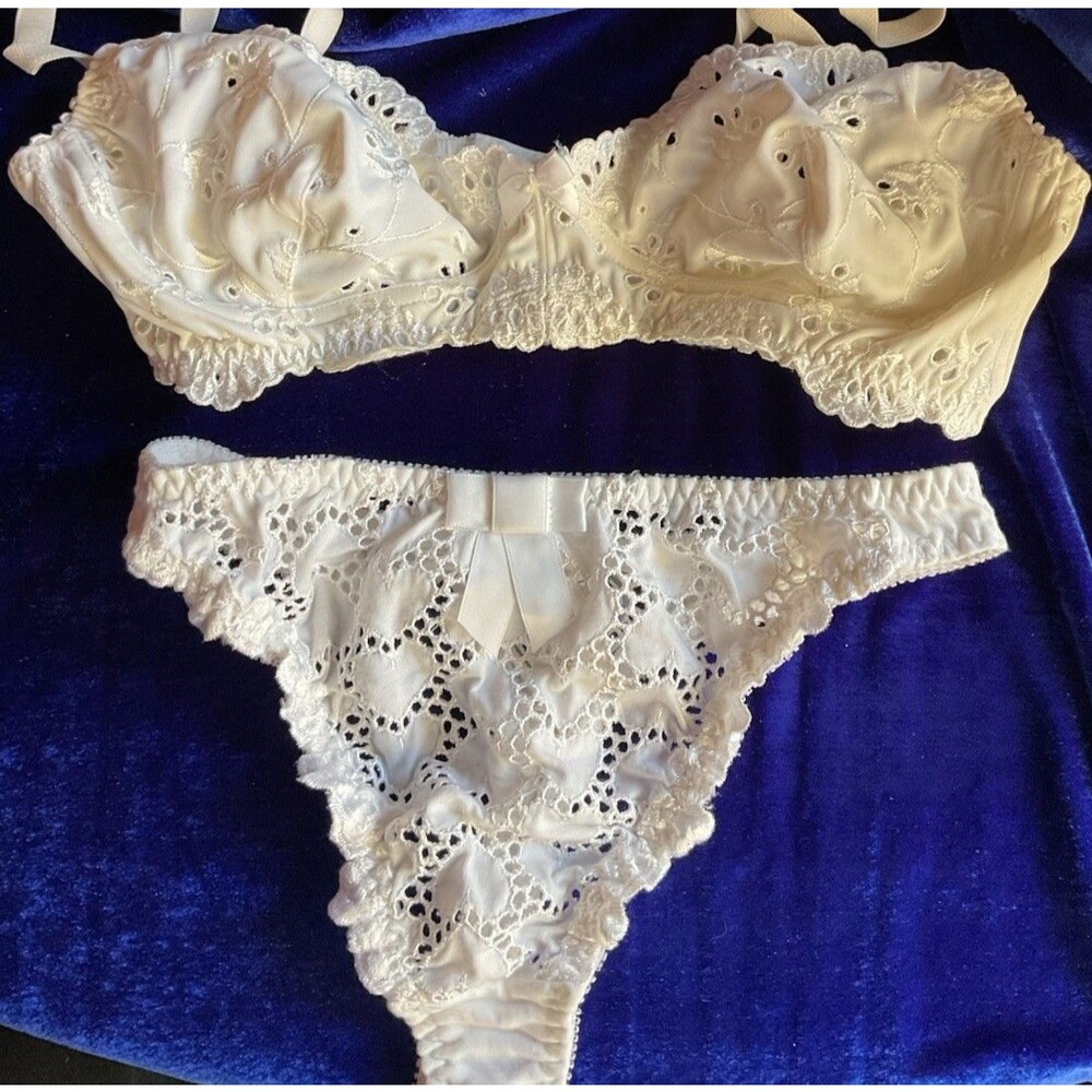 Victoria's Secret Vintage 90s White Lace Bra & Panty Set Size 34C/M Brand-New